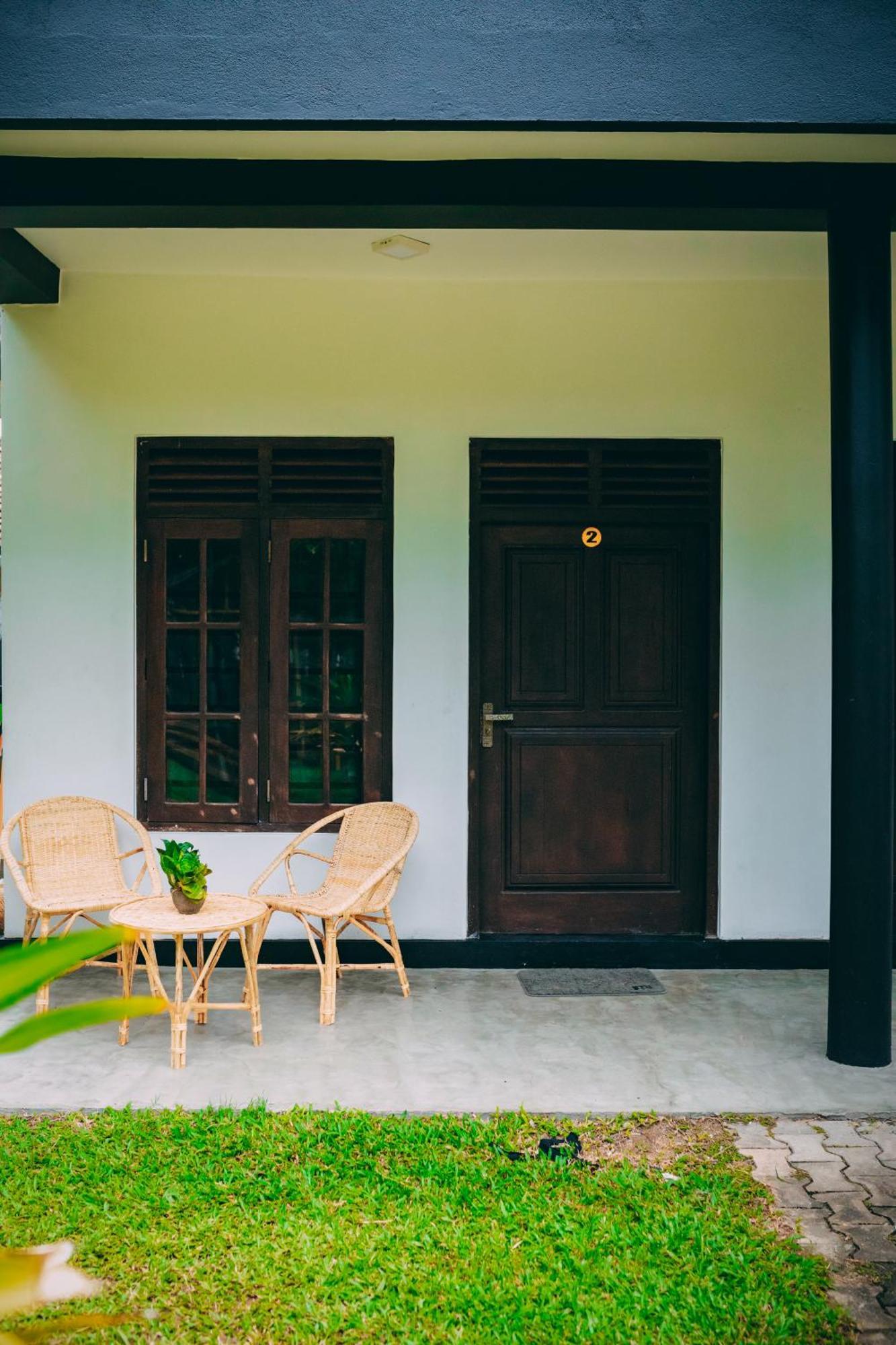 Pineapple Surf Hotel Ahangama Exterior foto